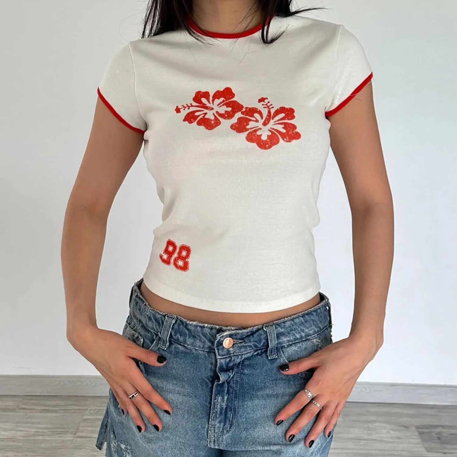 Y2k Flower Graphic Baby Tees Crop Tops for Women Hibiscus Print Short Sleeve Aesthetic Vintage 90s Teens 2000s Shirt